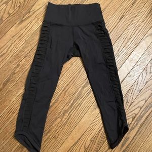 Lululemon 3/4 length yoga pants